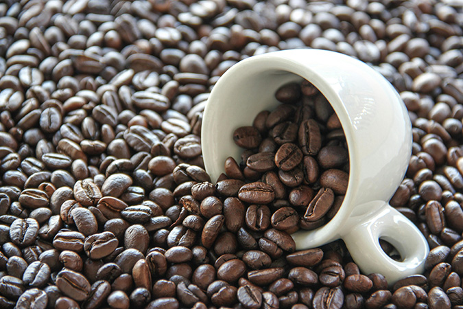 Café e cápsulas de cafeína como apoio para energia e emagrecimento